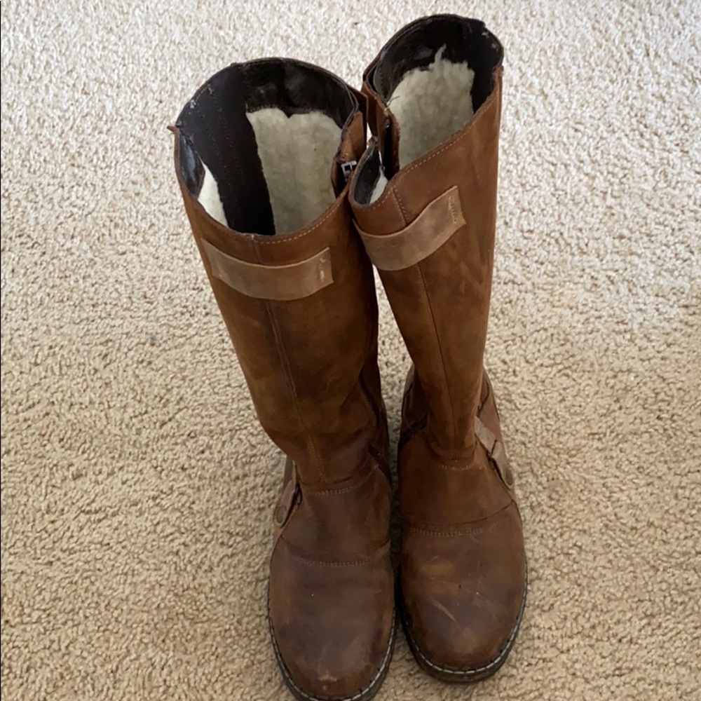 Leather boots